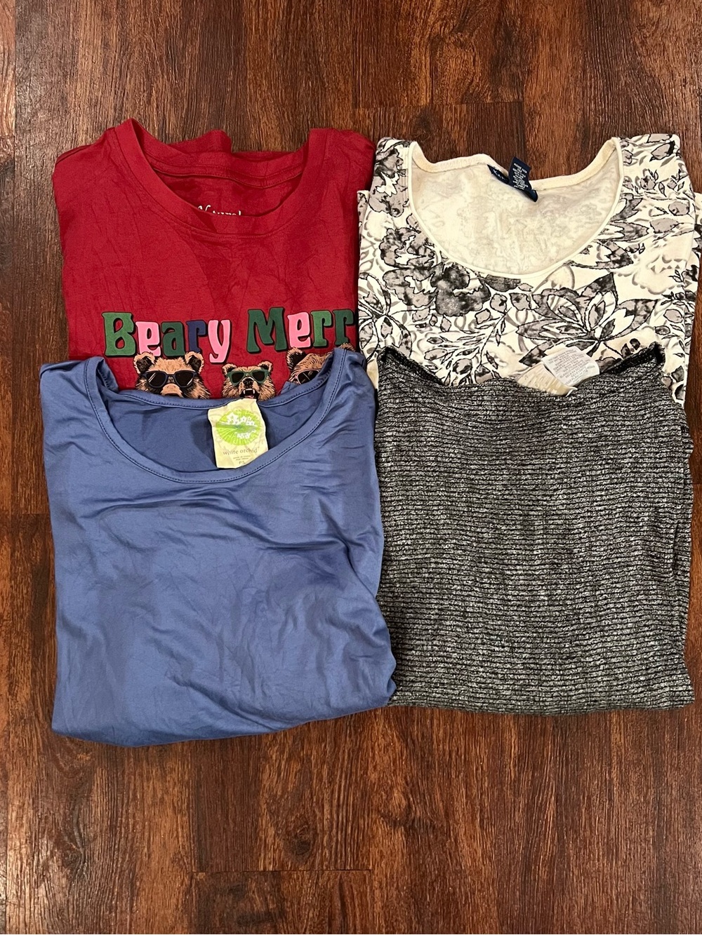 Women's Red 'Beary Merry' Graphic Tee - Unbranded